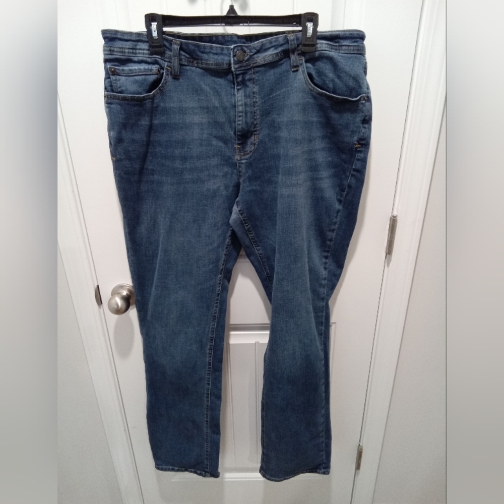 Izod Relaxed Fit Sz 38 X 34 Stone Washed Denim Straight Leg Blue Jeans
